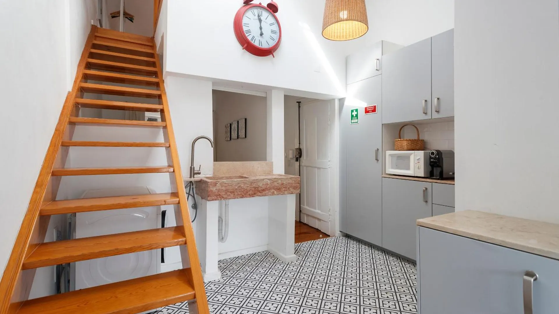 Lisbon Avenida Apartment 0*,